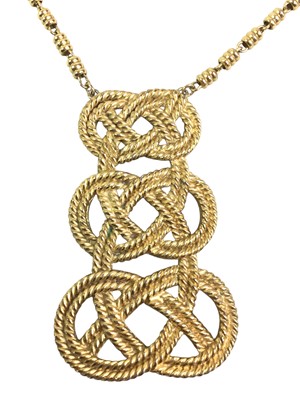 Lot 741 - YELLOW METAL PENDANT AND CHAIN