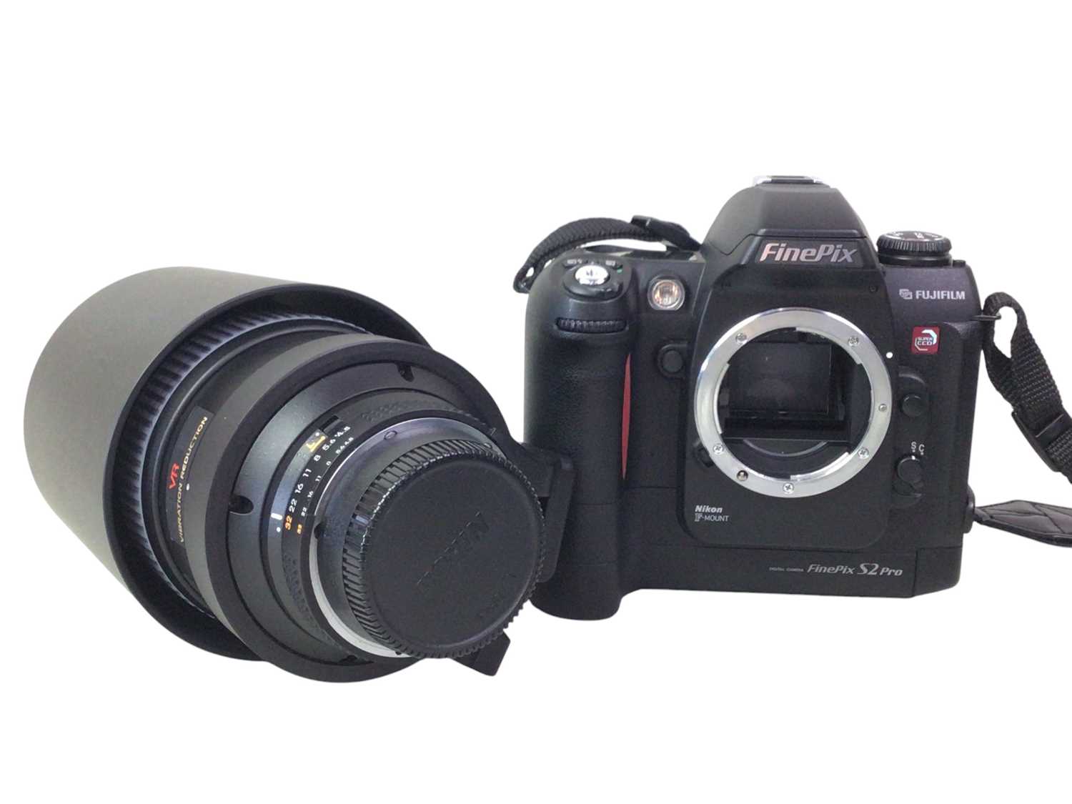 Lot 241 - FUJI FINEPIX 52 PRO CAMERA
