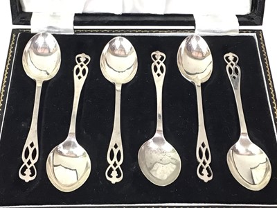 Lot 640 - SET OF SIX SILVER COFFEE SPOONS