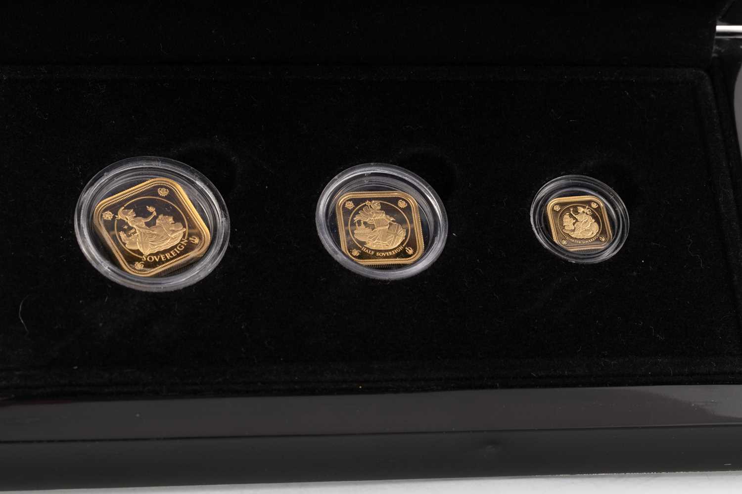 Lot 6 - BRITANNIA FOUR SIDED GOLD SOVEREIGN PRESTIGE SET