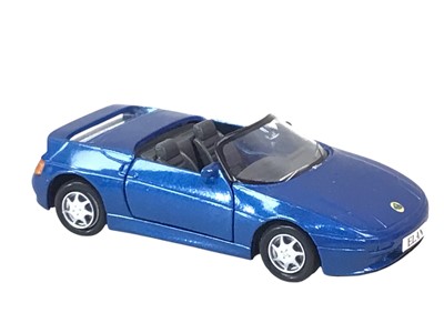 Lot 674 - COLLECTION OF MODEL VEHICLES