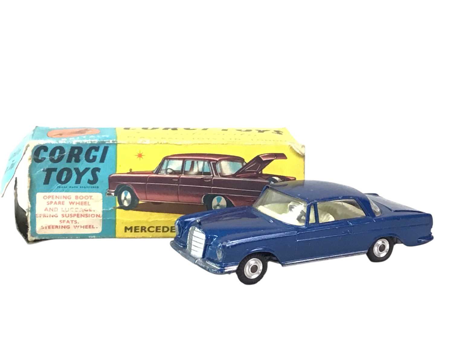 Lot 323 - CORGI TOYS, MERCEDES-BENZ 220 SE COUPE