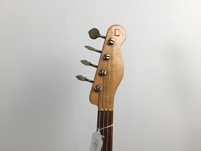 Lot 1017 - ELECTRIC BASS GUITAR