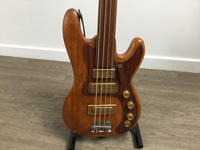 Lot 1017 - ELECTRIC BASS GUITAR