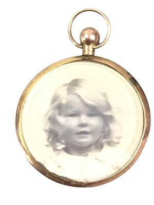 Lot 701 - SMALL PHOTOGRAPH PENDANT