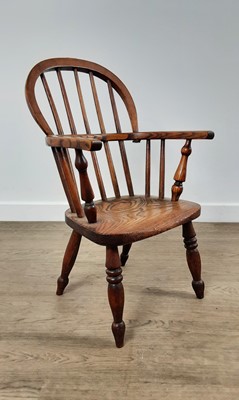 Lot 708 - CHILD'S ASH WINDSOR CHAIR