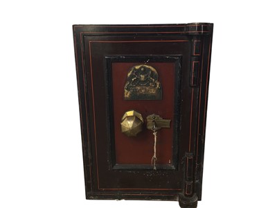 Lot 706 - VINTAGE DOMESTIC SAFE