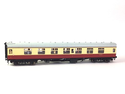 Lot 330 - HELJAN, GROUP OF EIGHT O GAUGE MODEL RAILWAY COACHES