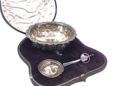 Lot 781 - SILVER BOWL AND SILVER SPOON