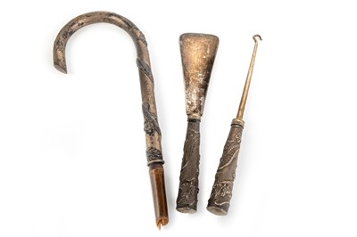 Lot 1618 - GROUP OF CHINESE SILVER HANDLED ITEMS