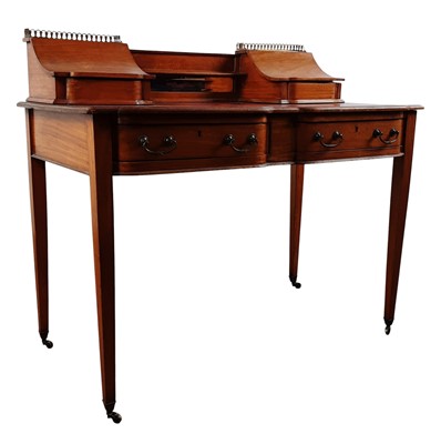 Lot 386 - CARLTON HOUSE STYLE DESK