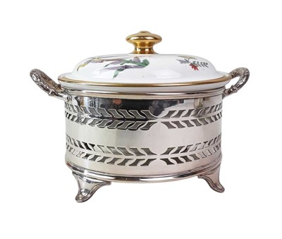 Lot 140 - GROUP OF SILVER PLATED ITEMS