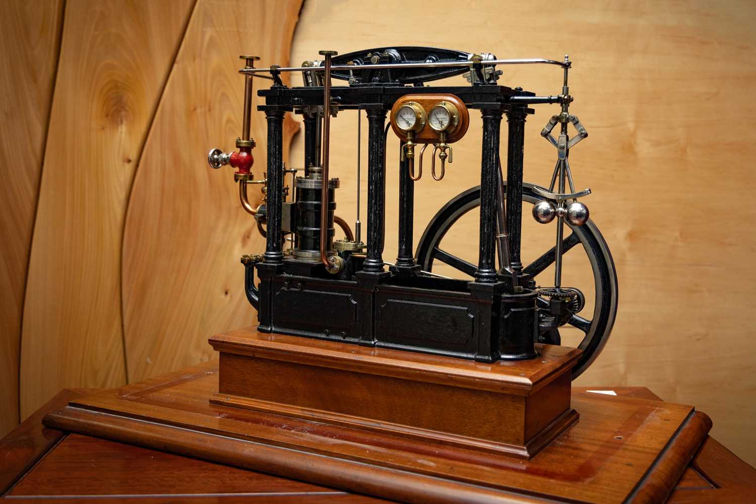 Lot 1028 - WELL ENGINEERED MODEL OF A WATT'S STEAM BEAM ENGINE