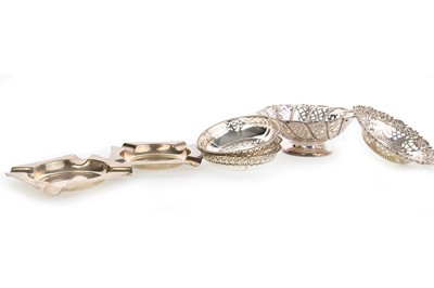 Lot 1109 - GROUP OF CONTINENTAL AND BRITISH SILVER ITEMS