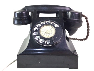 Lot 130 - VINTAGE BLACK BAKELITE TELEPHONE