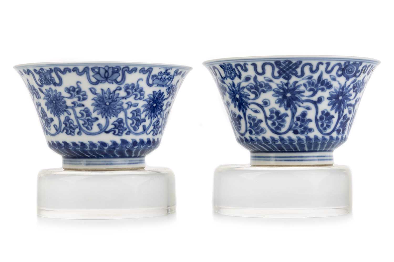Lot 1642 - PAIR OF CHINESE BLUE AND WHITE BOWLS