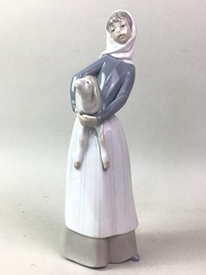 Lot 250 - COLLECTION OF LLADRO FIGURES