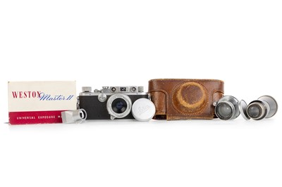 Lot 1031 - VINTAGE LEICA CAMERA