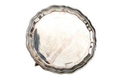 Lot 1114 - GEORGE V SILVER SALVER