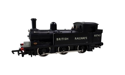 Lot 163 - LARGE COLLECTION OF HORNBY DUBLO MODEL RAILWAY ITEMS