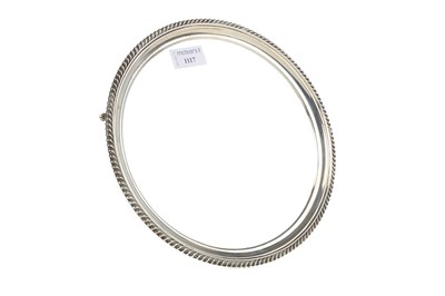 Lot 1117 - GEORGE V SILVER SALVER