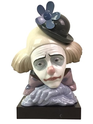 Lot 273 - LLADRO BUST