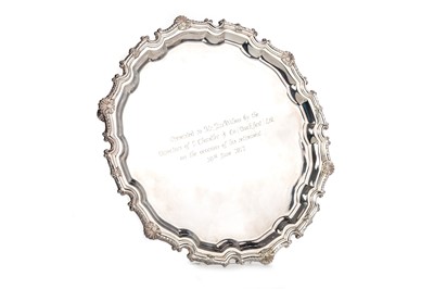 Lot 1129 - ELIZABETH II SILVER PRESENTATON SALVER