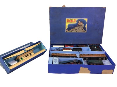 Lot 291 - HORNBY DUBLO TRAIN SET