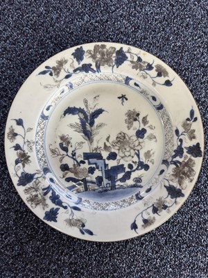 Lot 1652 - THE NANKING CARGO, CHINESE PORCELAIN PLATE