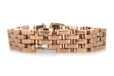 Lot 523 - GOLD GATE BRACELET