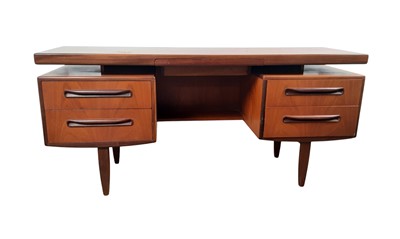 Lot 325 - VIKTOR WILKINS FOR G-PLAN, TEAK 'FLOATING TOP' FRESCO DRESSING TABLE