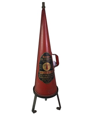 Lot 379 - VINTAGE MINIMAX FIRE EXTINGUISHER