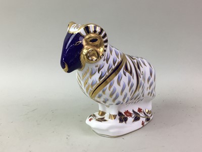Lot 393 - ROYAL CROWN DERBY PAPERWEIGHT