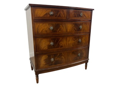 Lot 410 - REPRODUCTION MAHOGANY CHEST OF DRAWERS