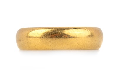 Lot 504 - TWENTY TWO CARAT GOLD WEDDING BAND