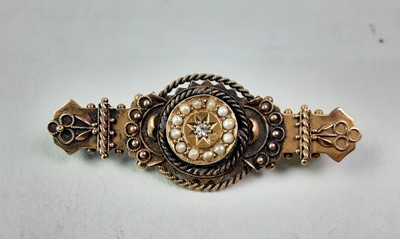 Lot 553 - VICTORIAN BAR BROOCH