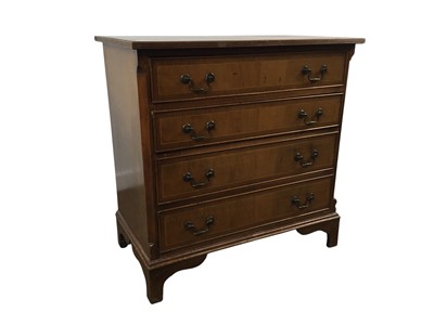 Lot 528 - REPRODUCTION MAHOGANY CHEST OF FOUR DRAWERS