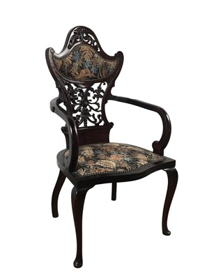 Lot 486 - EDWARDIAN MAHOGANY ELBOW CHAIR