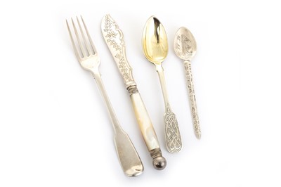 Lot 1140 - TWO ITEMS OF SILVER FLATWARE