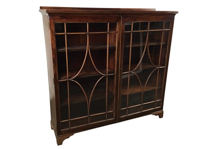 Lot 599 - EDWARDIAN OAK BOOKCASE