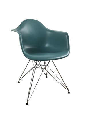 Lot 528 - SET OF SEVEN RETRO STYLE RAY CHARLES EAMES VITRA PLASTIC SEATS