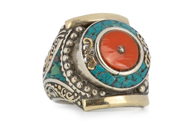 Lot 568 - TURQUOISE AND CORAL SIGNET RING