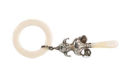 Lot 1151 - EDWARDIAN SILVER RATTLE/TEETHER