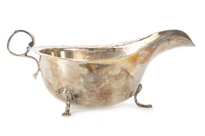 Lot 800 - IRISH SILVER SAUCE BOAT
