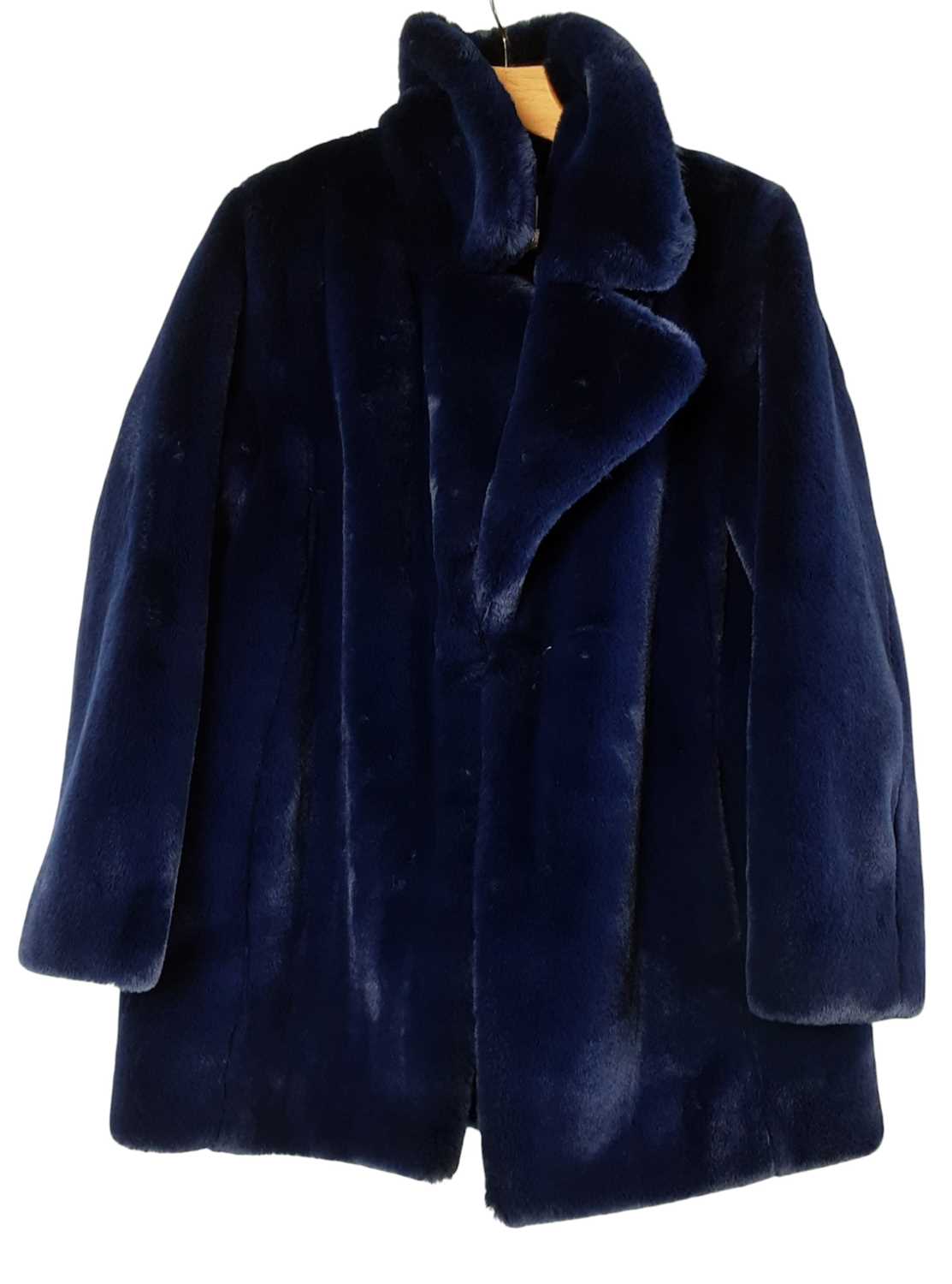 Lot 687 - HOBBS OF LONDON BETHANY FAUX FAR NAVY COAT