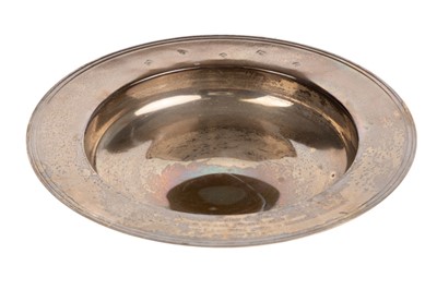Lot 817 - ELIZABETH II SILVER ALMS DISH