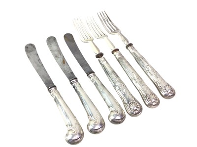 Lot 750 - GROUP OF SILVER HANDLED CUTLERY