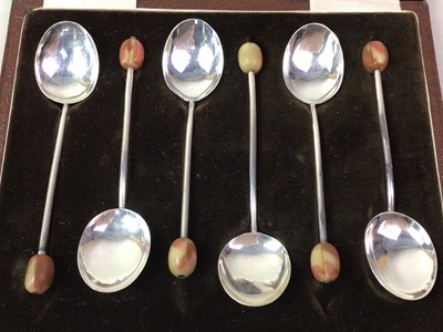 Lot 752 - SET OF SIX SILVER COFFEE SPOONS