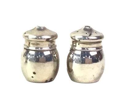 Lot 728 - GROUP OF SILVER ITEMS