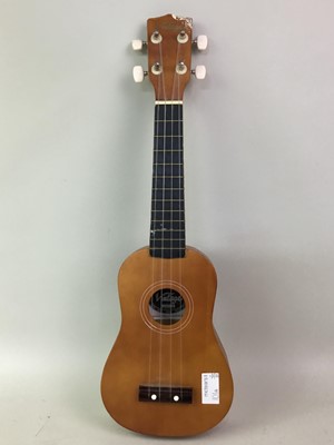 Lot 101 - VINTAGE UKULELE